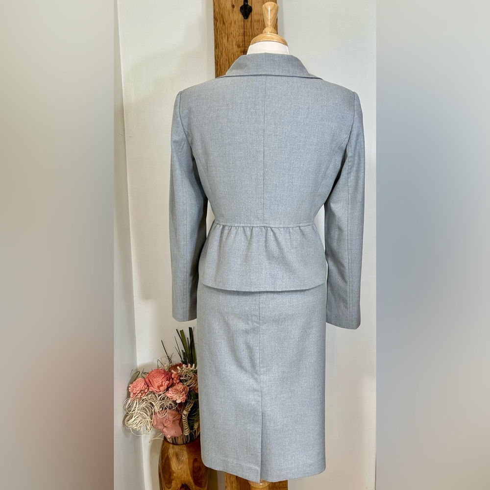 Le Suit Petite Gray Skirt Suit - Picture 2 of 7